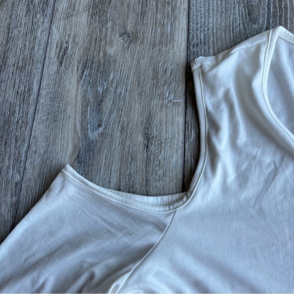 Rue21 + Plus Size 2X Ivory Cold Shoulder Cutout Top - Picture 4 of 5